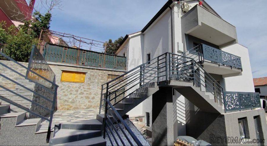 Apartman na 1.katu! Okolica grada Krka!