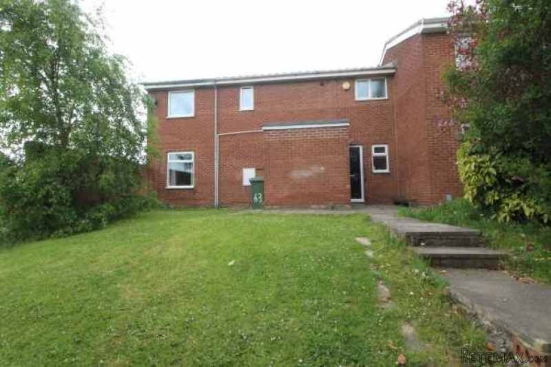 4 bedroom, Semi-detached House house..