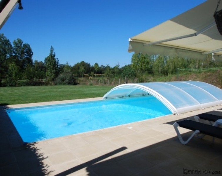Large country house with covered pool.. - 2