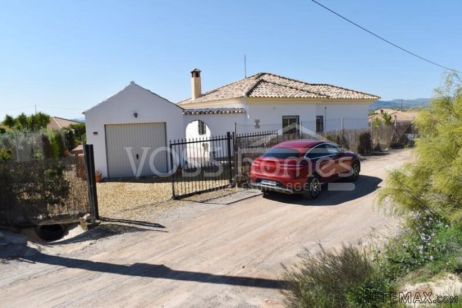 NEW & EXCLUSIVE TO VOSS HOMES - A pristine condition.. - 2