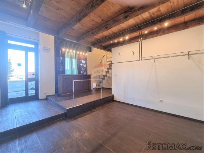 OPATIJA- poslovni prostor 45 m2, prizemlje, parking, terasa, - 2