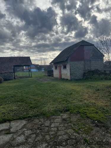 Prodajem kucu u Ruskom selu - 3