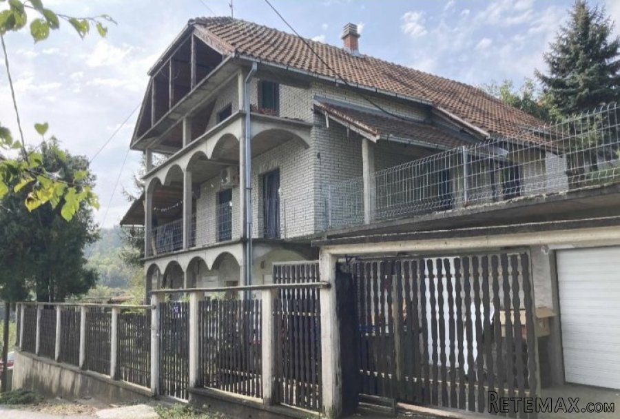 Prodajem kucu u Kumodrazu