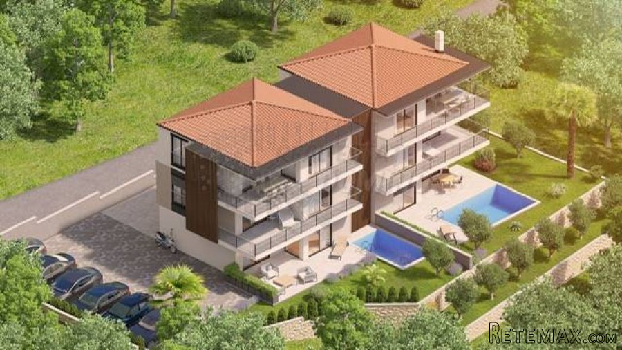 Apartman na samo 250 m od mora! Njivice!