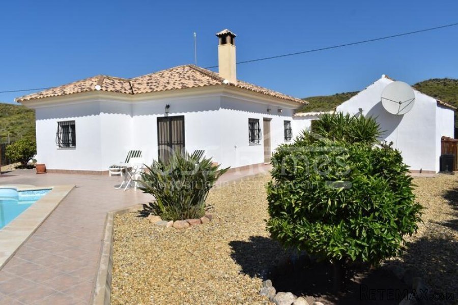 NEW & EXCLUSIVE TO VOSS HOMES - A pristine condition.. - 9