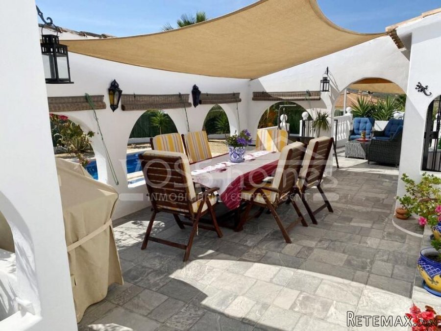 A truly stunning 3 bed, 2 bath beautifully renovated.. - 13