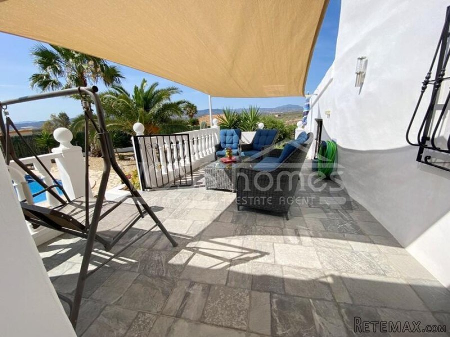 A truly stunning 3 bed, 2 bath beautifully renovated.. - 14