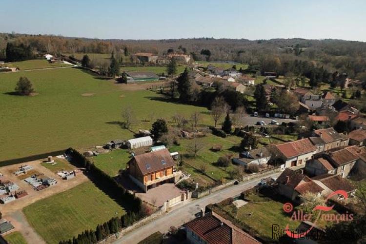 Busserolles (Dordogne) - Unique modern house set on the edge of..