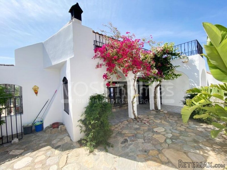A truly stunning 3 bed, 2 bath beautifully renovated.. - 18