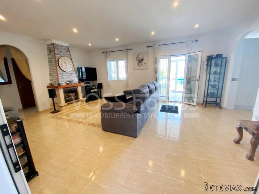 NEW & EXCLUSIVE TO VOSS HOMES - A larger than average 3.. - 19