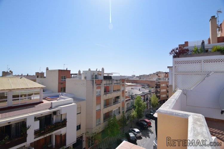 På attraktiv cityadress i Nerja hittar vi denna lägenhet om.. - 2