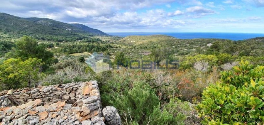Vis, zemljište 22.232m2 s ruš. kućom 76m2 i pogledom na more - 3