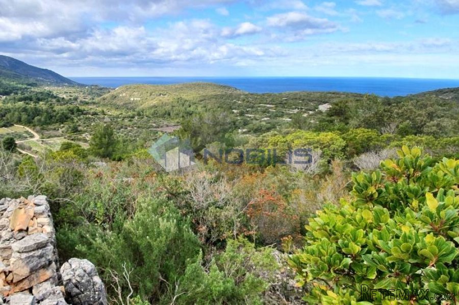 Vis, zemljište 22.232m2 s ruš. kućom 76m2 i pogledom na more - 6