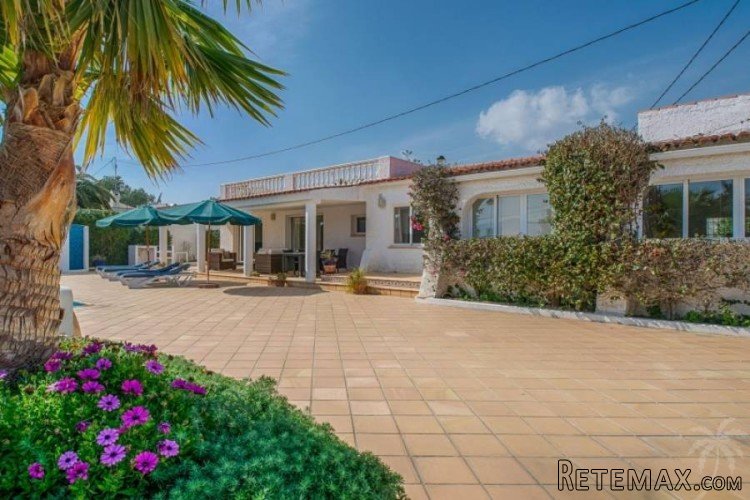 Single storey villa with private pool in Alfaz del Pi. This.. - 2