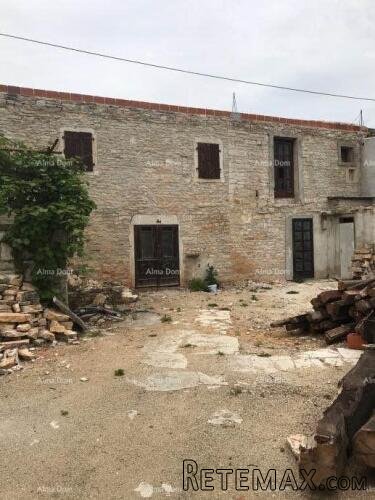 NA PRODAJU: KUĆA U TIJEKU RENOVACIJE U SRCU KANFANARA - 3