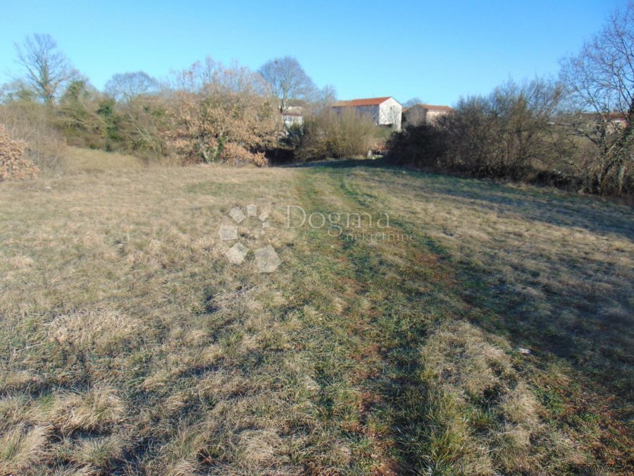 Veliko poljoprivredno zemljište na rubu urbanizacije - 3