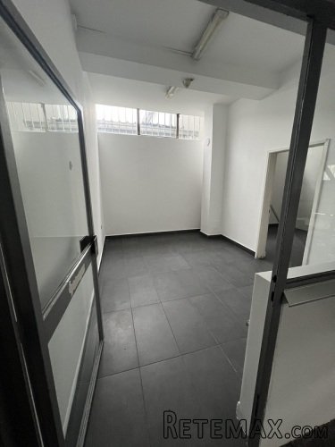 Izdajem magacin sa kancelarijama od 770m2 u Rakovici - 6