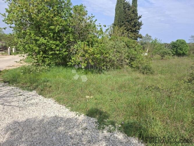 Štinjan – zemljište s potencijalom za 8 stanova!