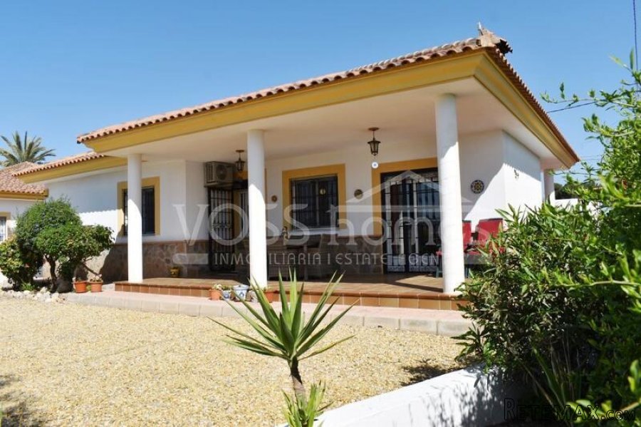 NEW & EXCLUSIVE LISTING TO VOSS HOMES - A beautifully.. - 10