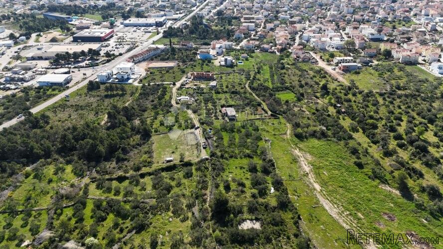 VODICE - građevinsko zemljište s pogledom na more i dvije pr