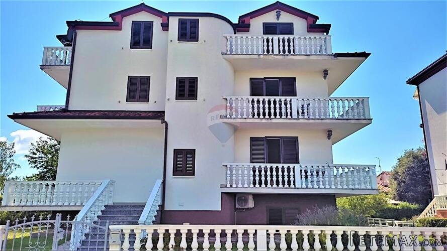 Istra,Umag,Apartmanska kuća