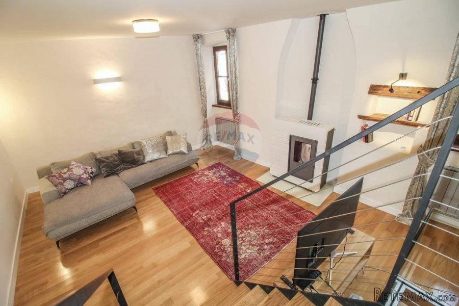 Bale,luksuzna kamena vila u centru ,240m2 - 2