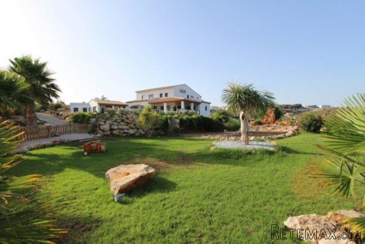 beautiful farm in Benissa, very equipped.is 13,500. plot..