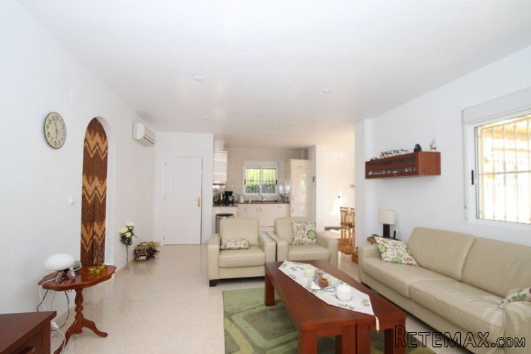 This exclusive villa built in 2005, located on a beautiful.. - 6
