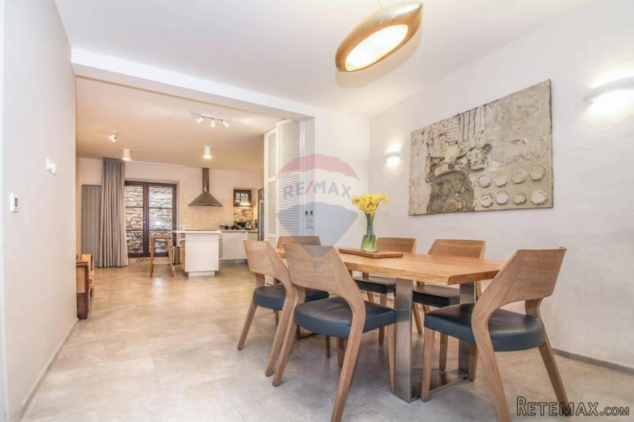 Bale,luksuzna kamena vila u centru ,240m2 - 8