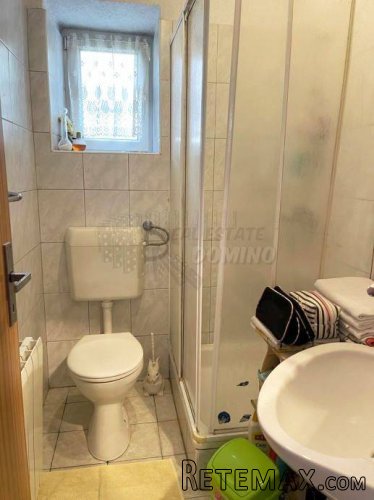 Renovirana kuća s garažom i parkirnim mjestom! Punat! - 10