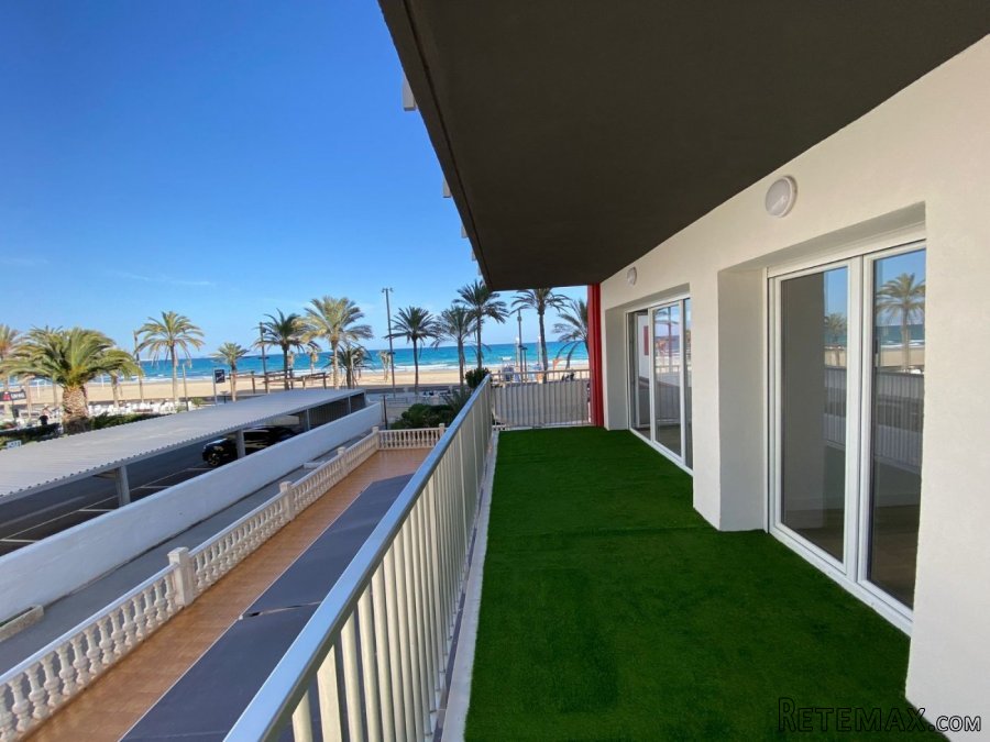Increíble apartamento totalmente reformado con una terraza.. - 2