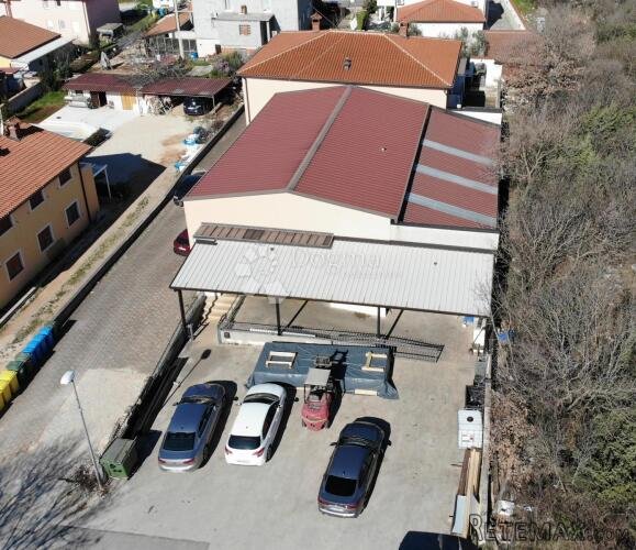 Umag, višenamjenski poslovni prostor - 2