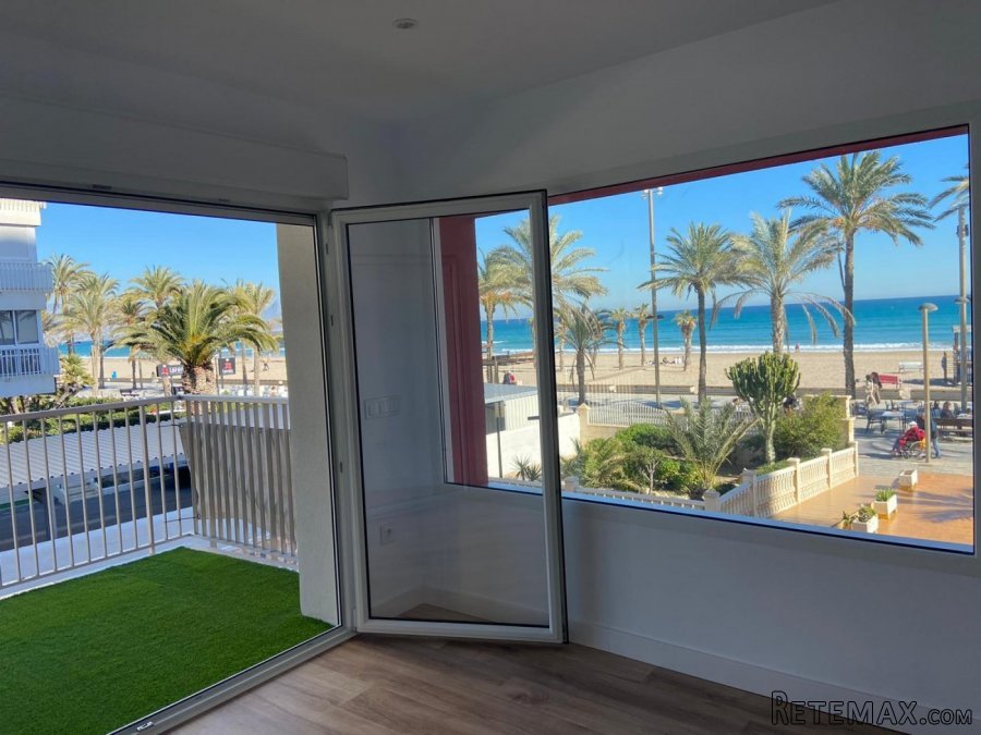 Increíble apartamento totalmente reformado con una terraza.. - 4