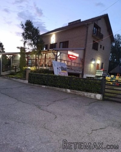 Kuca sa restoranom u Irigu - 6