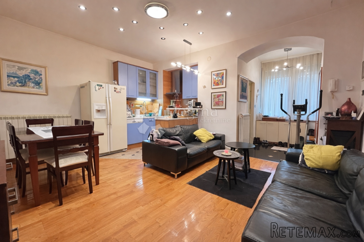 Donji grad – 3-sobni stan 77 m², prizemlje