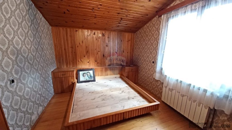 Hrib - samostojeća kuća 240 m2 sa okućnicom i prekrasnim otv - 9