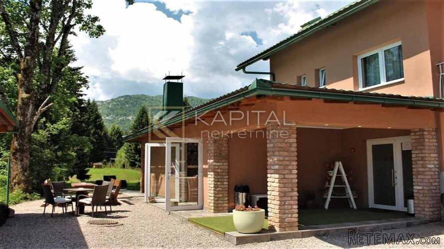 Bjelolasica - mali hotel sa 6000 m2 terena - 2