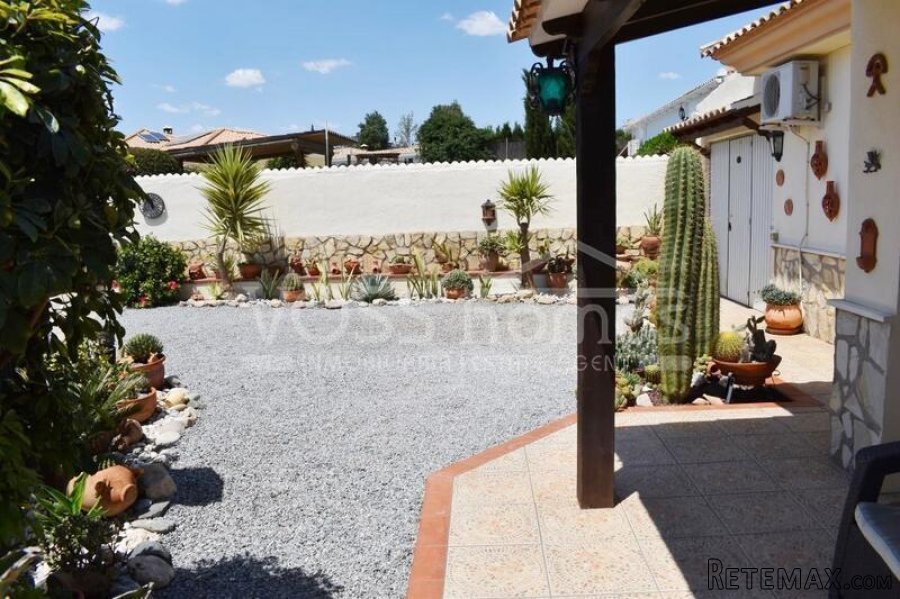 NEW & EXCLUSIVE LISTING TO VOSS HOMES - An Immaculately.. - 4
