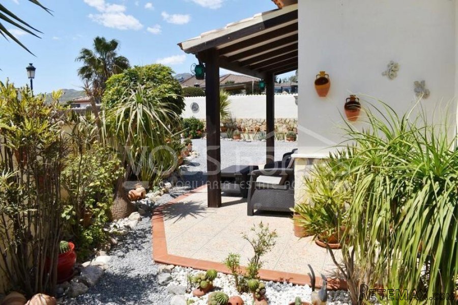 NEW & EXCLUSIVE LISTING TO VOSS HOMES - An Immaculately.. - 6