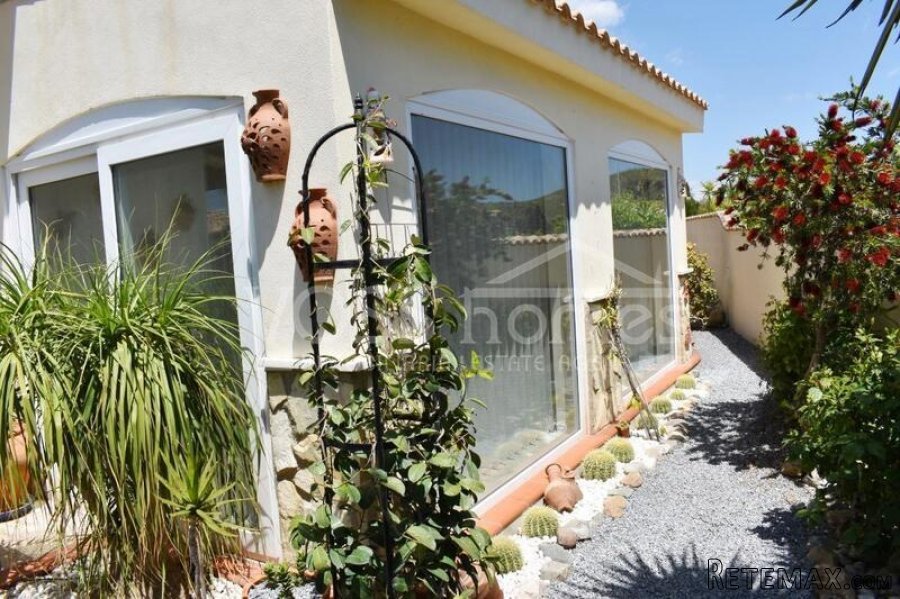NEW & EXCLUSIVE LISTING TO VOSS HOMES - An Immaculately.. - 8