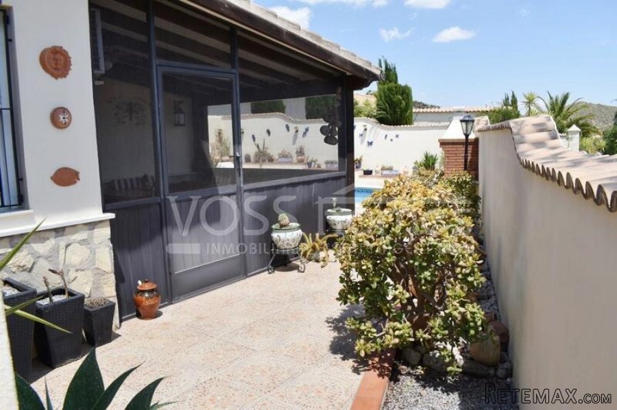 NEW & EXCLUSIVE LISTING TO VOSS HOMES - An Immaculately.. - 9