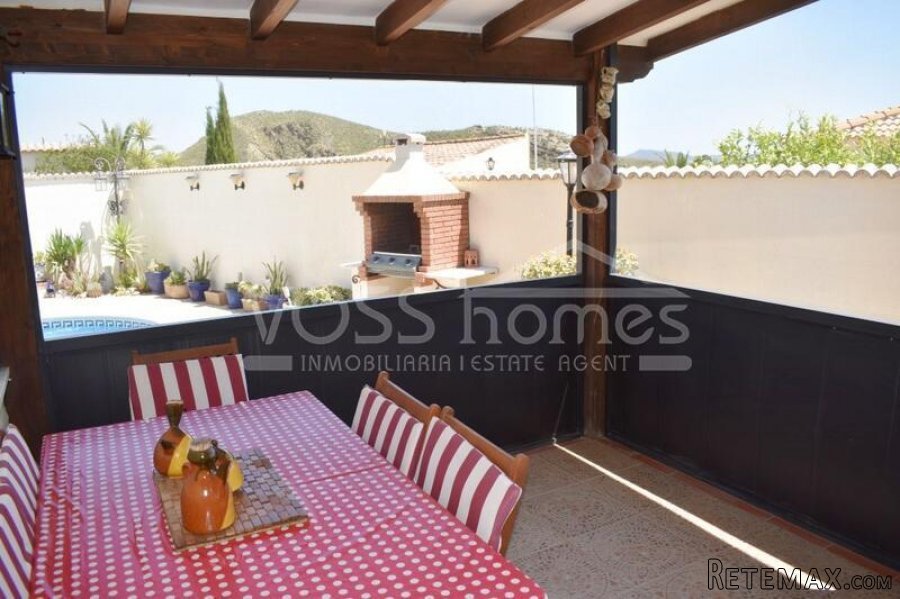 NEW & EXCLUSIVE LISTING TO VOSS HOMES - An Immaculately.. - 10