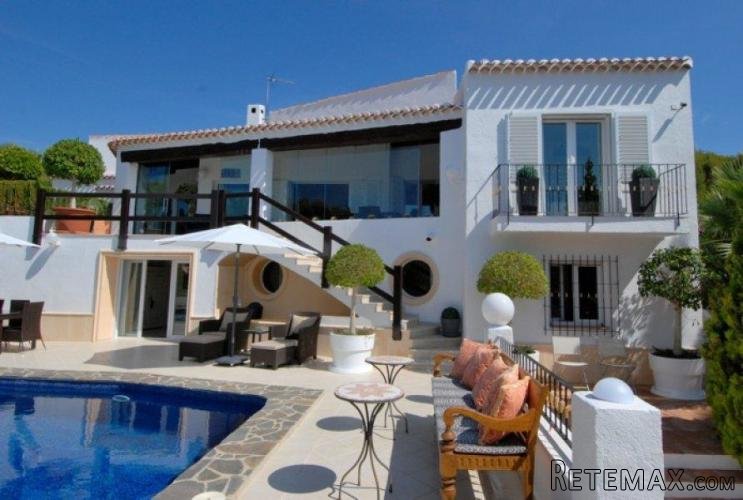 LUXURY VILLA IN MORAIRA WITH GUEST APARTMENT