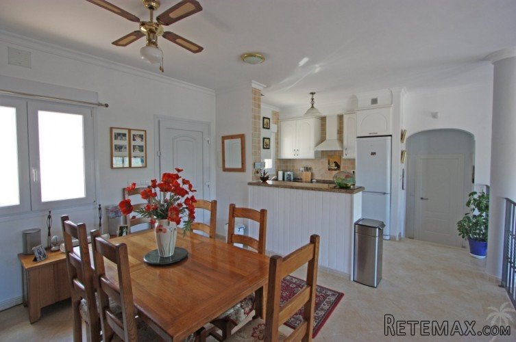 This 3 bedroom 3 bathroom villa close to the town of Orba.. - 7
