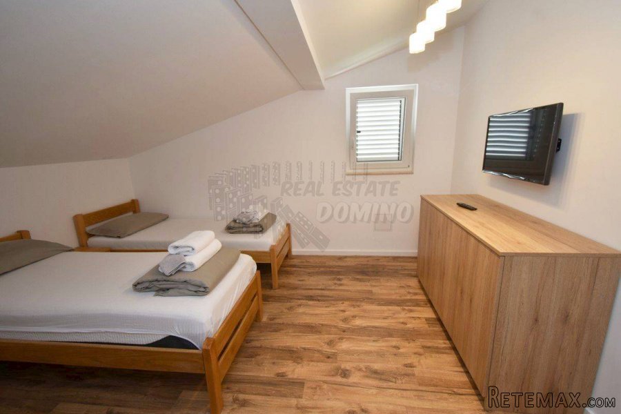 Lijepi apartman sa pogledom na more i bazenom! - 8