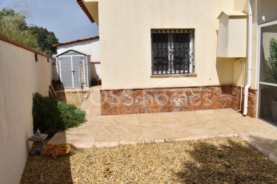NEW & EXCLUSIVE LISTING FOR VOSS HOMES - A beautifully.. - 10