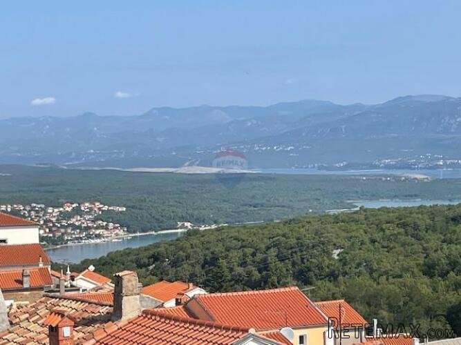 Otok Krk,Dobrinj,kuća s krovnom terasom i pogledom na more