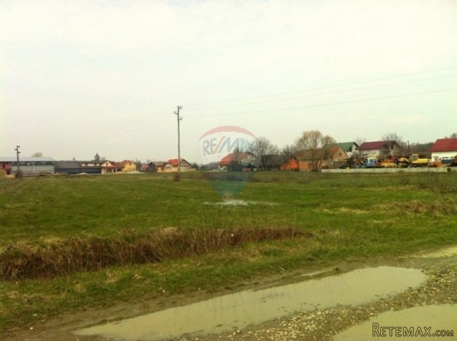 Lupoglav - građevinski teren u Industrijskoj zoni, prilika ! - 5