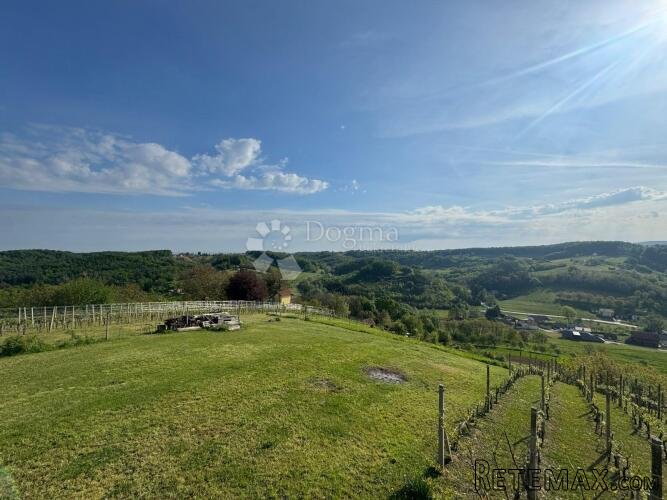 Pogled koji osvaja – zemljište s panoramom Čeva i Ivanščice - 3