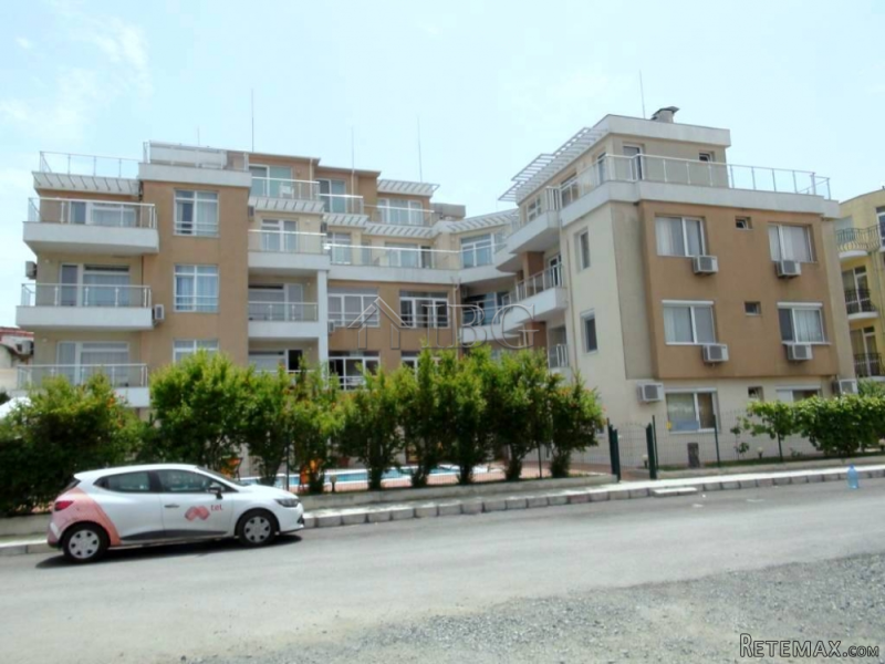 Furnished 1-bedroom apartment with POOL..